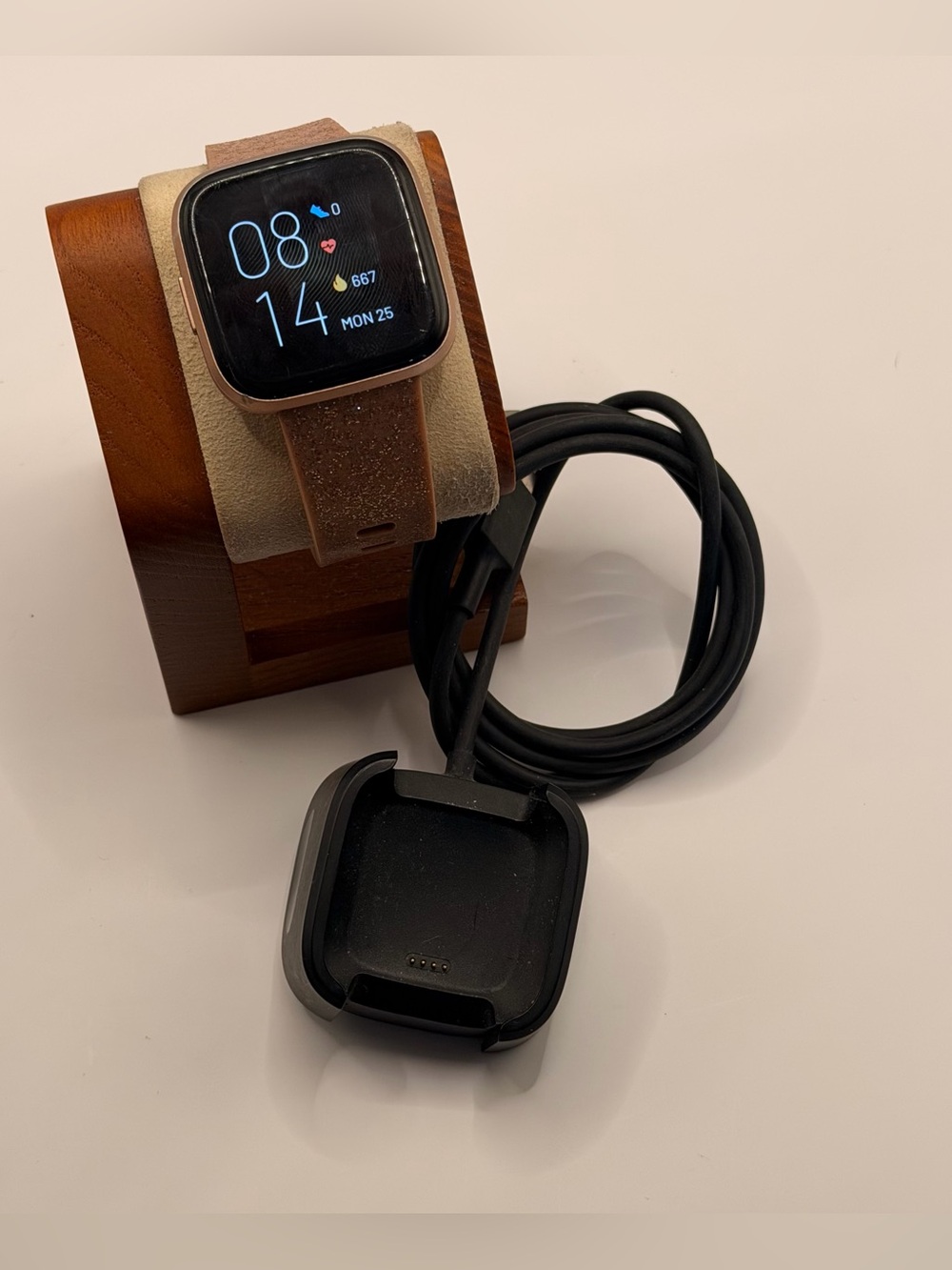 Fitbit Versa 2, Tested, Charger Included,  rose Gold Case, Fitness Tracker